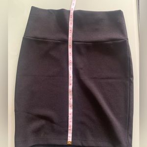 Cute professional tight skirt. Thick material breathable